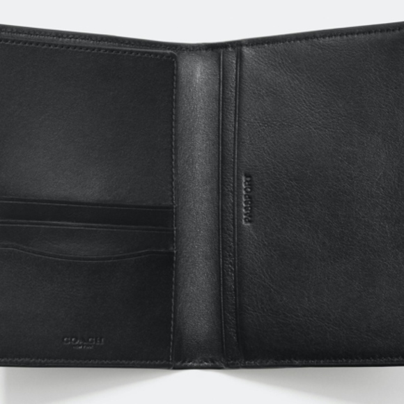 NEW COACH PASSPORT CAST LEATHER - Picture 2 of 3